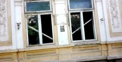 gyönyörű