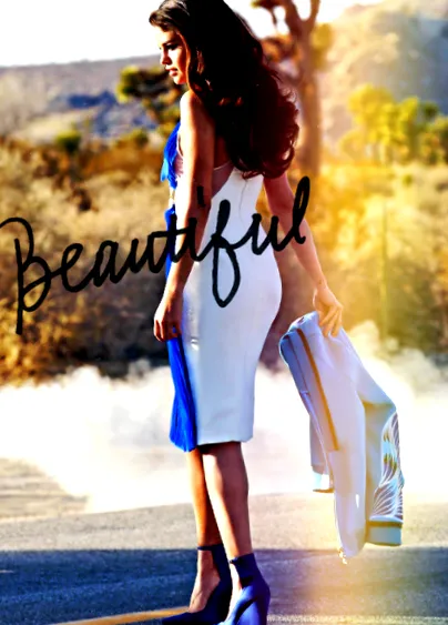 selena happy