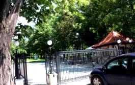 tudni sétált