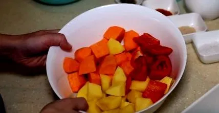 вклучува топол