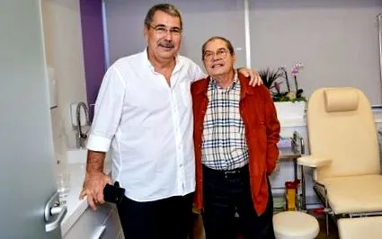 első első
