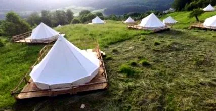 luxuskemping első
