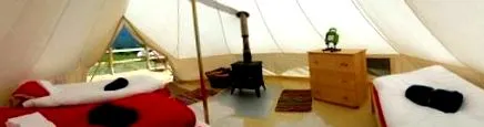 első első