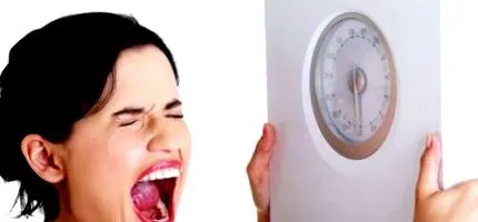 може