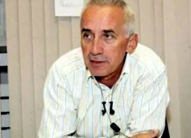 пари челик