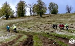 north külön