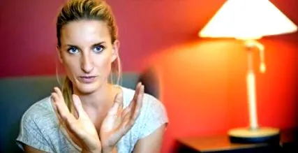 adela irită