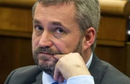 dostál propriile