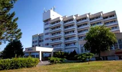 зора