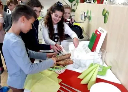 această școală