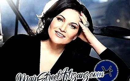 dinara biografia