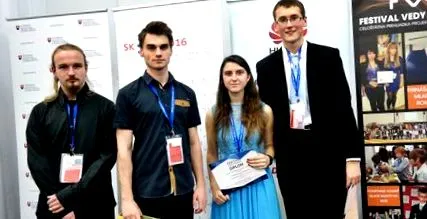 pauliny gimnázium