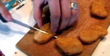 dezvăluit