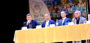 szerzője
