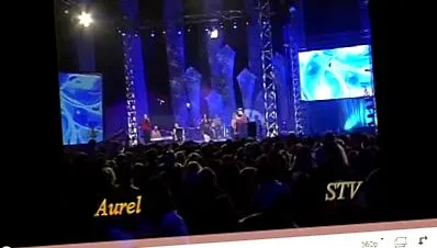 două