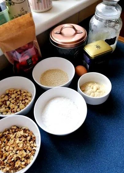 bucăți mici granola