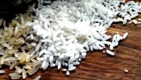 post albă