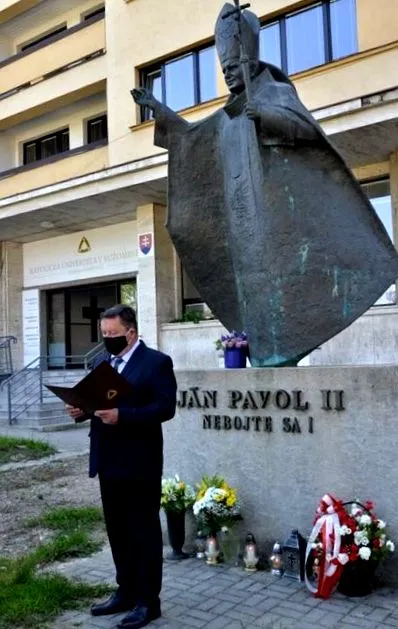 jános