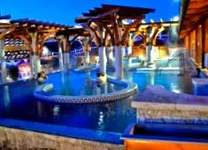 piscină demjén