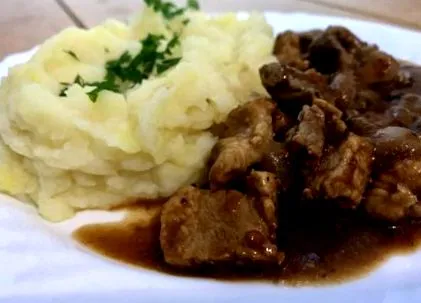 boglárkákkal sertéshússal