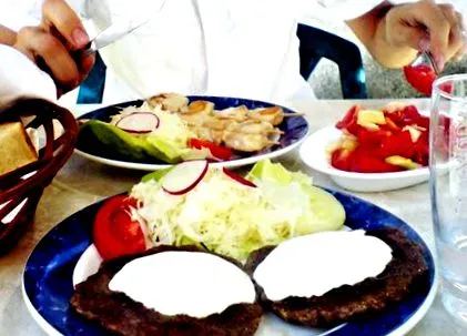 delicatese adevărat balcanic proprietarii