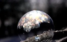 luminii apei