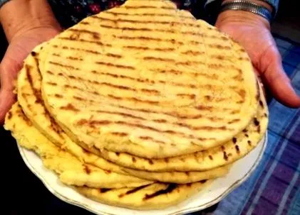насичує насичує