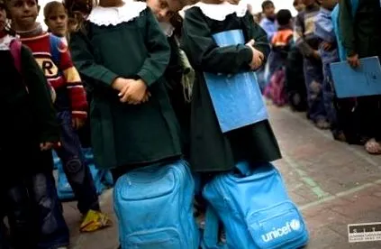 poștale UNICEF sărbătoresc