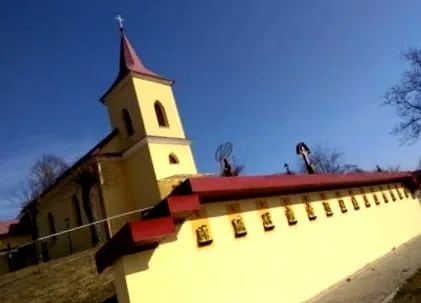 este