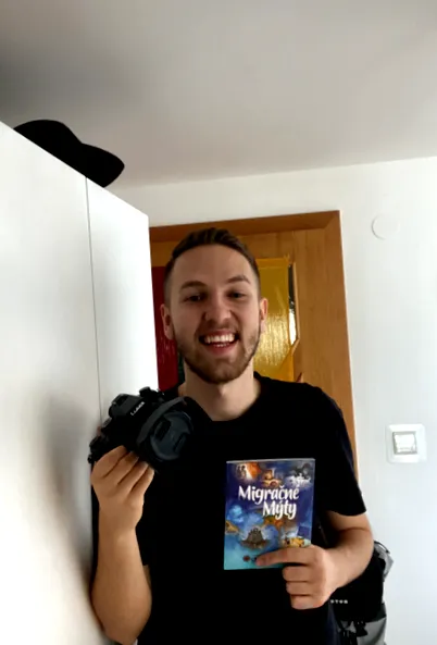 este