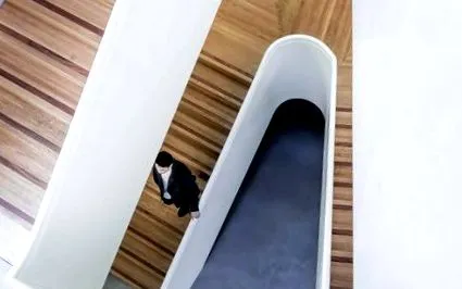 днес
