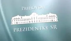особено
