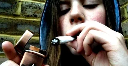 adolescent aproape