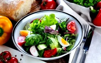 salată primăvară