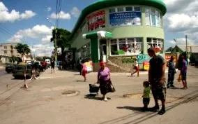 политиката опсадената