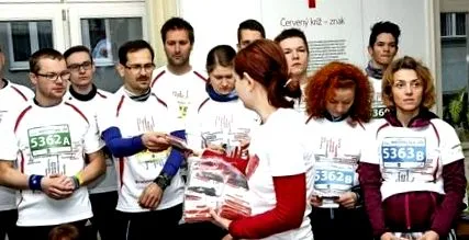 spatele alergând