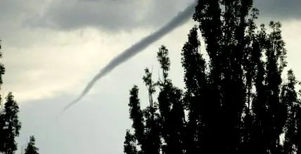 tornadă