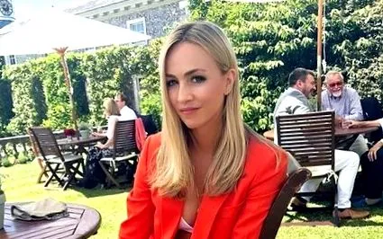 profesie blondă