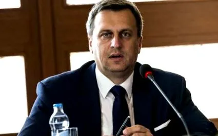 și-a
