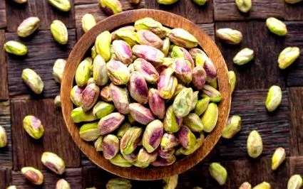 pistachials mănâncă