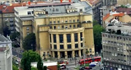 patru trăiesc