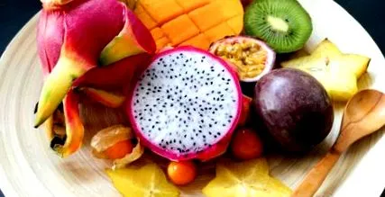 която
