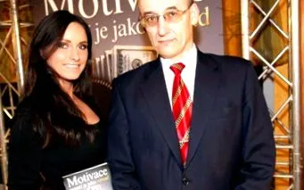 segítenek