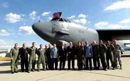 b-52 bombardierul