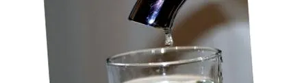 вода
