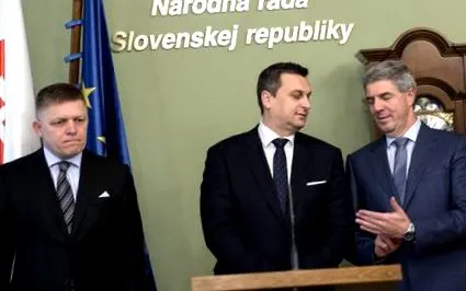 intenționează interzică
