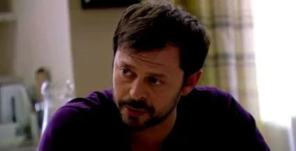 este îndrăgostit nefericit