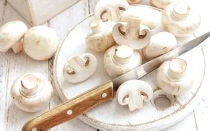 albă