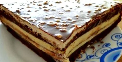adoră adoră