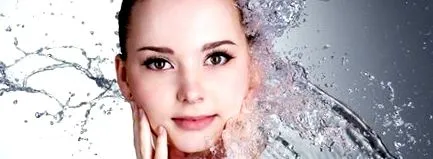 eltávolítja sminket ápolásakor